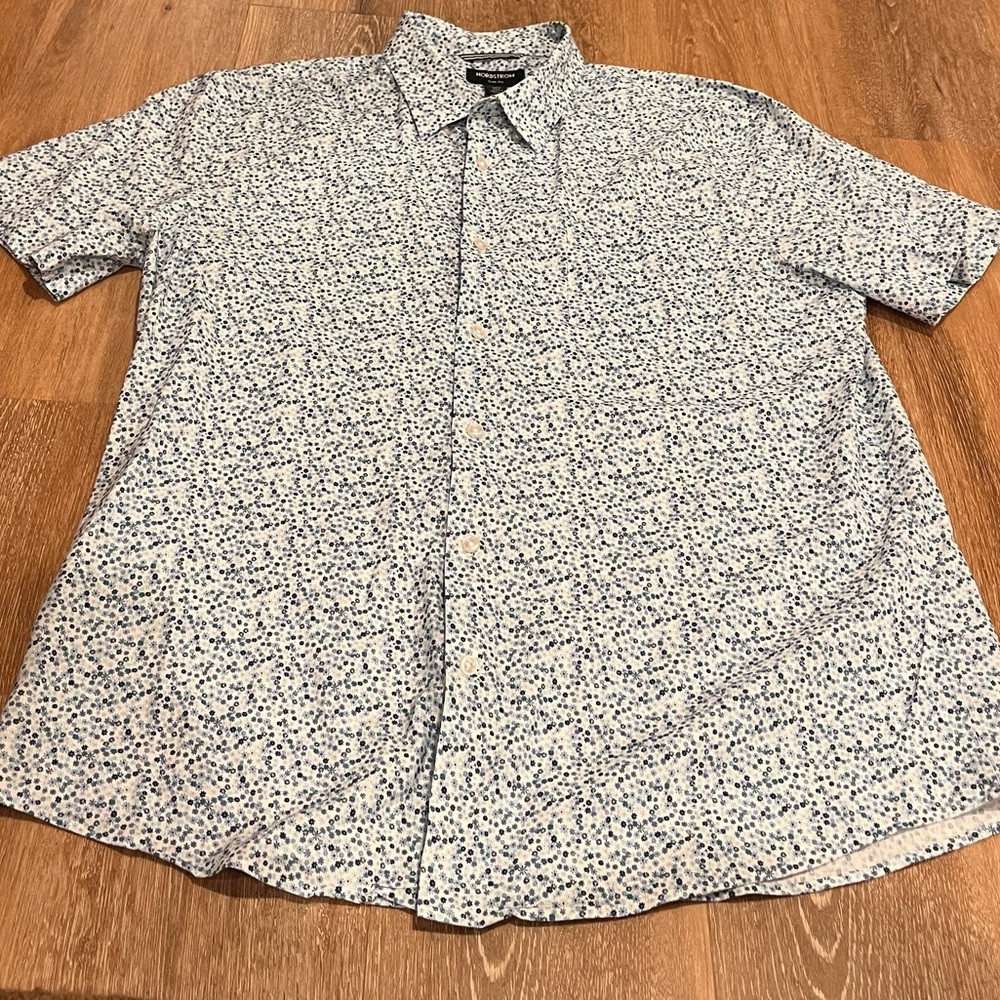 Nordstrom Men’s short sleeve button down shirt